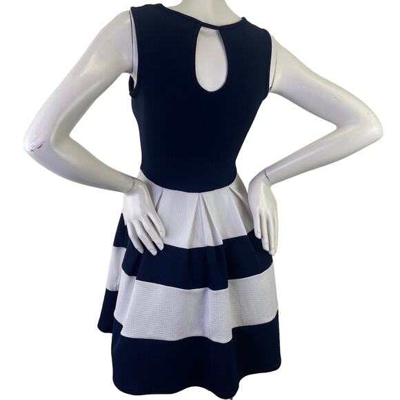 Fashion Magazine Vntg 80s Sleeveless Mini Dress Navy White Scoop Neck Fit Flare - Picture 6 of 14